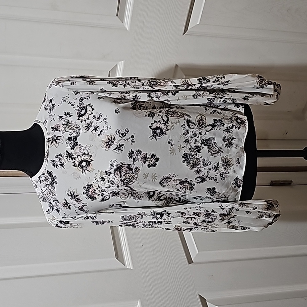 WORN ONCE 🎀 Express Top